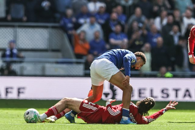Iliman Ndiaye of Everton stands over Dominik Szoboszlai of Liverpool after they collide in a challenge during the Premier League match Everton vs Liverpool at Hill Dickinson Stadium, Liverpool, United Kingdom on 19 April 2026

(Photo by Alfie Cosgrove/News Images)