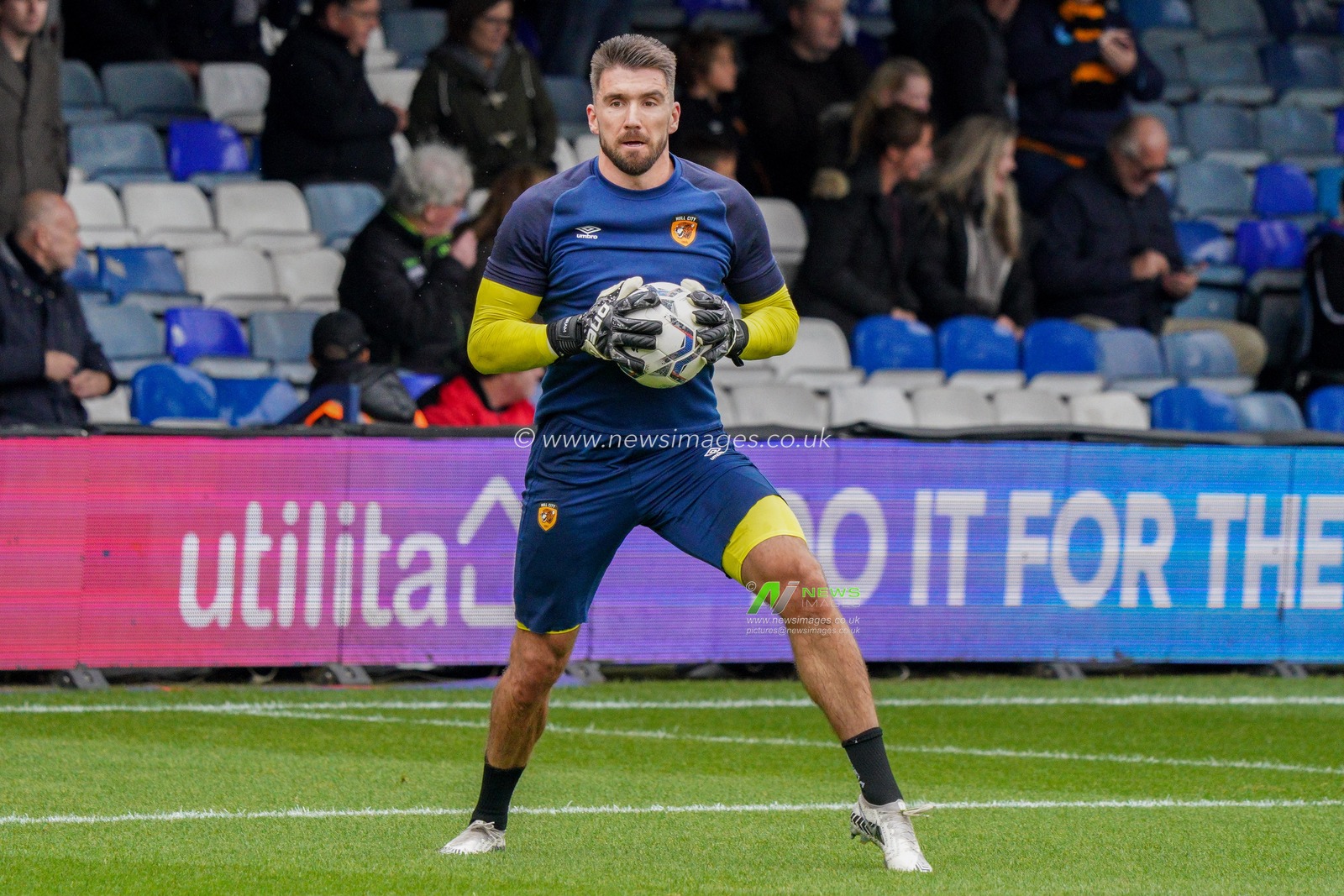 Matt Ingram #1 of Hull City  warming up