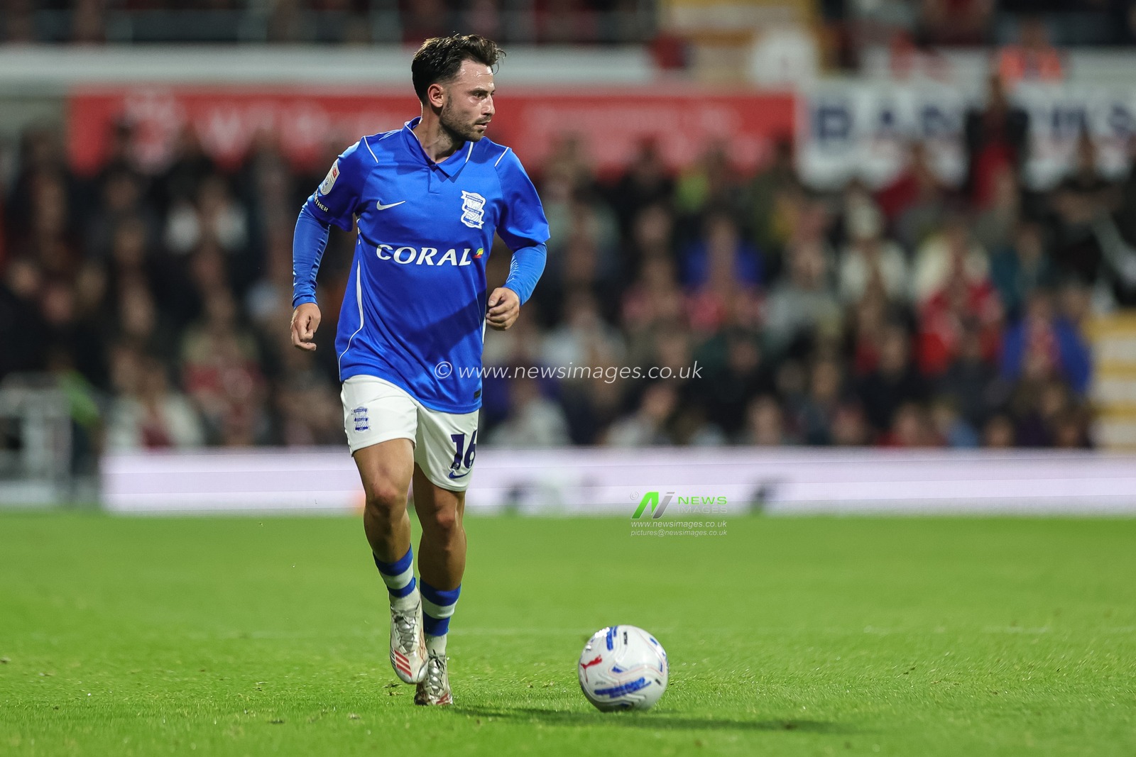 Patrick Roberts of Birmingham City breaks with the ball during the Sky Bet Championship match Wrexham vs Birmingham City at The Racecourse Ground, Wrexham, United Kingdom on 28 August 2026

(Photo by Mark Cosgrove/News Images)