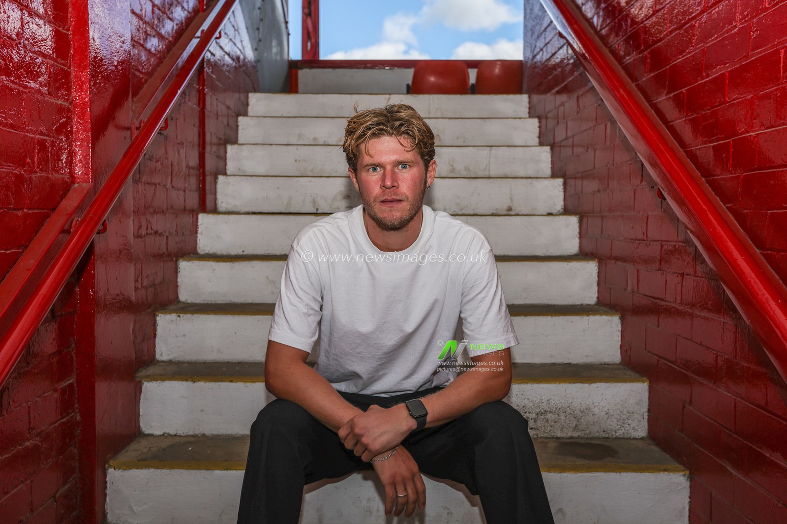 Goalkeeper Ben Killip signs for Barnsley Football Club on a one year deal at Oakwell, Barnsley, United Kingdom, 5th July 2023

(Photo by Mark Cosgrove/News Images)