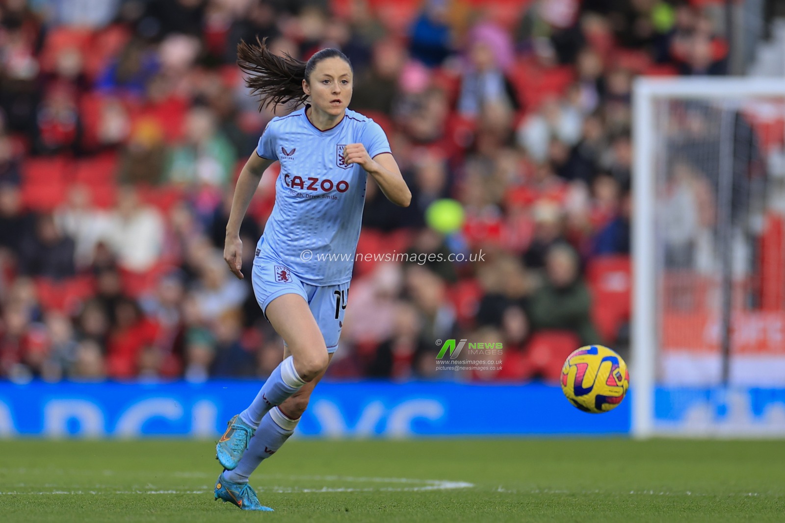 Danielle Turner #14 of Aston Villa in action during The FA Women's Super League match Manchester United Women vs Aston Villa Women at Old Trafford, Manchester, United Kingdom, 3rd December 2022

(Photo by Conor Molloy/News Images)
