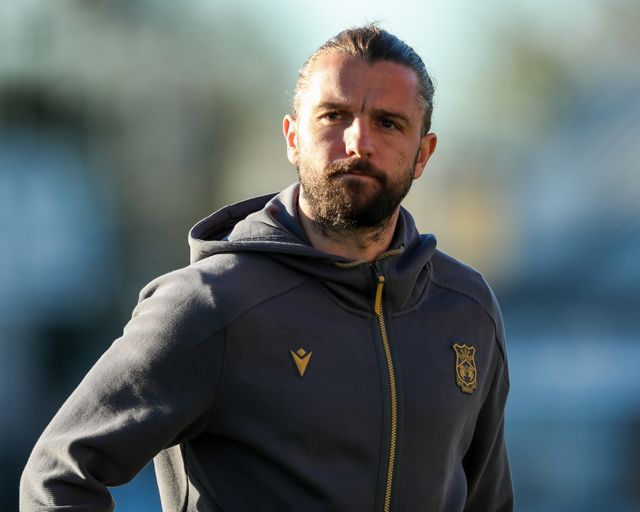 Jay Rodriguez of Wrexham AFC arrives at Abbey Stadium prior to during the Sky Bet League 1 match Cambridge United vs Wrexham at Abbey Stadium, Cambridge, United Kingdom, 1st April 2025

(Photo by Izzy Poles/News Images)