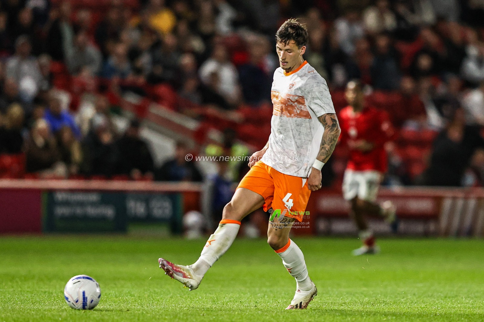 Oliver Casey of Blackpool passes the ball during the Sky Bet League One match Barnsley vs Blackpool at Oakwell, Barnsley, United Kingdom on 02 September 2026

(Photo by Alfie Cosgrove/News Images)