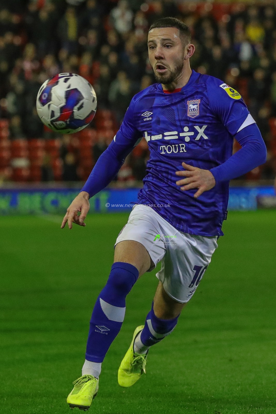 Conor Chaplin #10 of Ipswich Town breaks with the ball during the Sky Bet League 1 match Barnsley vs Ipswich Town at Oakwell, Barnsley, United Kingdom, 25th April 2023

(Photo by Alfie Cosgrove/News Images)