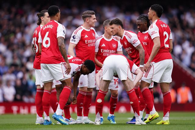 Arsenal players ahead of kick off during the Premier League match Arsenal vs Fulham at Emirates, London, United Kingdom on 02 May 2026

(Photo by Harvey Murphy/News Images)