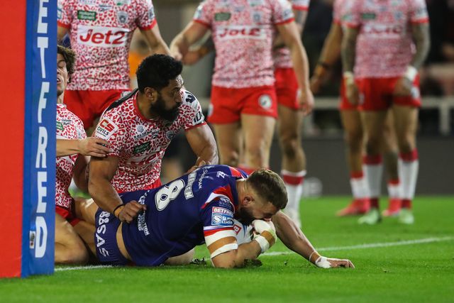 Mike McMeeken of Wakefield Trinity goes over for a try and makes the score 0-10 during the Betfred Super League Round 6 match Leigh Leopards vs Wakefield Trinity at Leigh Sports Village, Leigh, United Kingdom, 28th March 2025

(Photo by Gareth Evans/News Images)