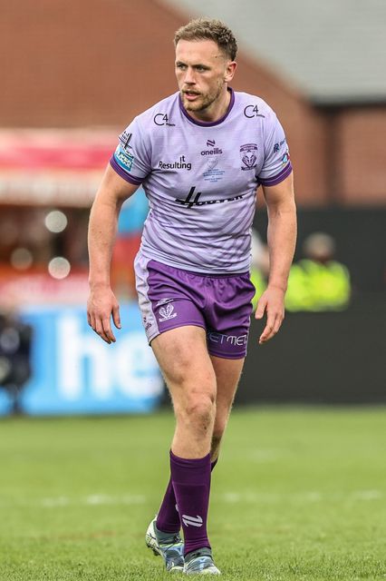 Ben Currie of Warrington Wolves during the Betfred Super League Round 11 match Wakefield Trinity vs Warrington Wolves at DIY Kitchens Stadium, Wakefield, United Kingdom, 18th May 2025

(Photo by Alfie Cosgrove/News Images)