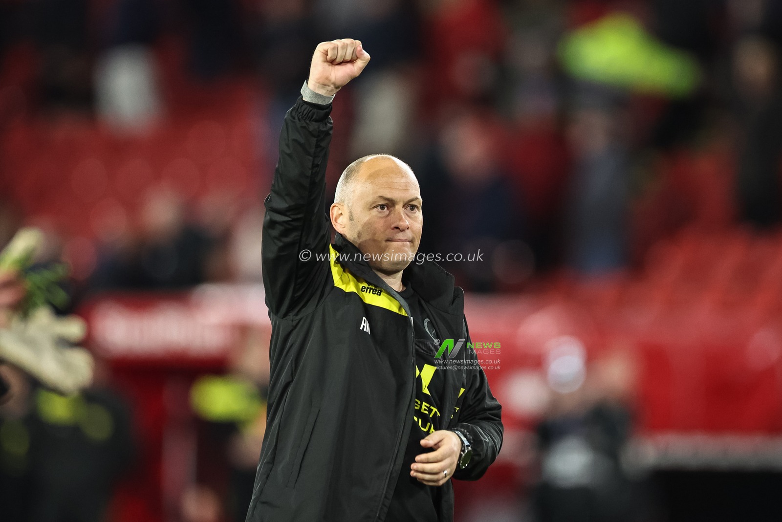 Alex Neil manager of Millwall celebrates their 0-1 win with the traveling fans during the Sky Bet Championship match Sheffield United vs Millwall at Bramall Lane, Sheffield, United Kingdom, 8th April 2025

(Photo by Mark Cosgrove/News Images)