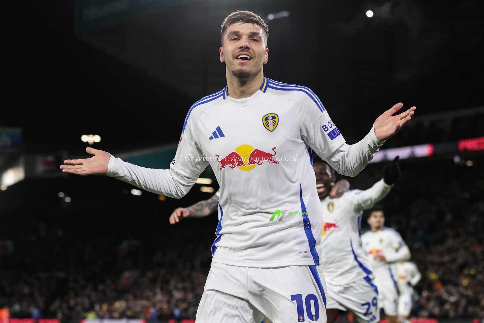 JoÃ«l Piroe of Leeds United celebrates his goal to make it 2-0 during the Sky Bet Championship match Leeds United vs Luton Town at Elland Road, Leeds, United Kingdom, 27th November 2024

(Photo by Alfie Cosgrove/News Images)