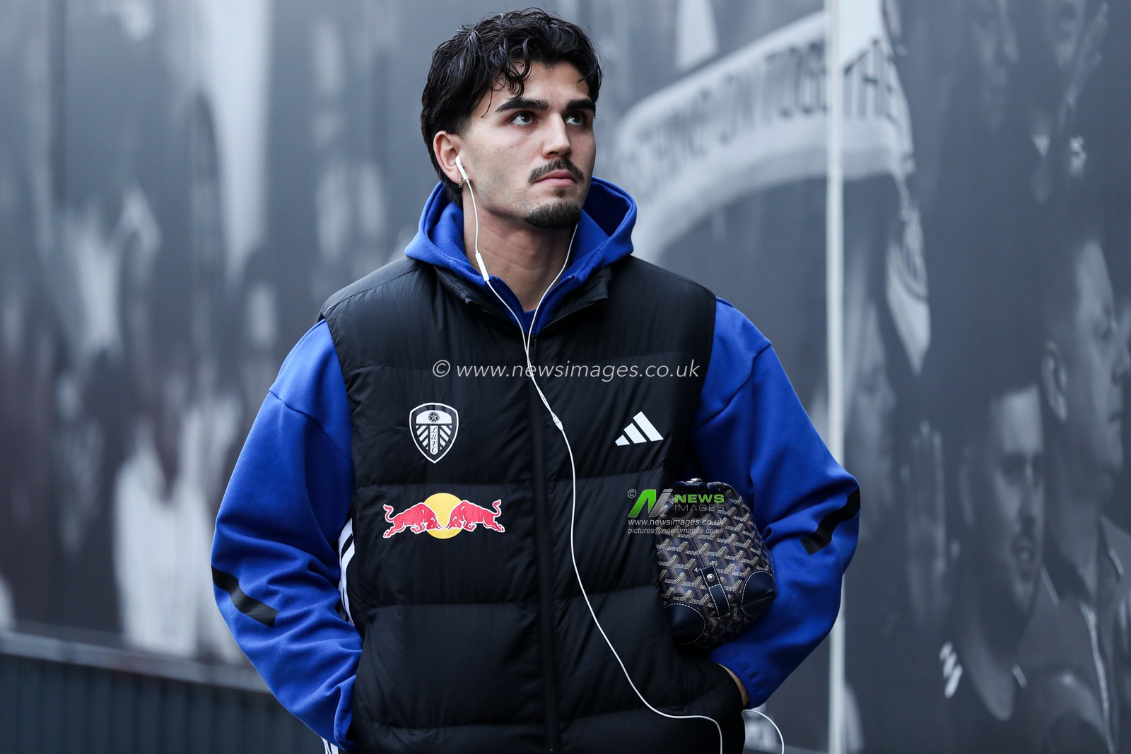 Pascal Struijk of Leeds United arrives at stadium ahead of the Premier League match Leeds United vs Fulham at Elland Road, Leeds, United Kingdom, 17th January 2026

(Photo by Jorge Horsted/News Images)