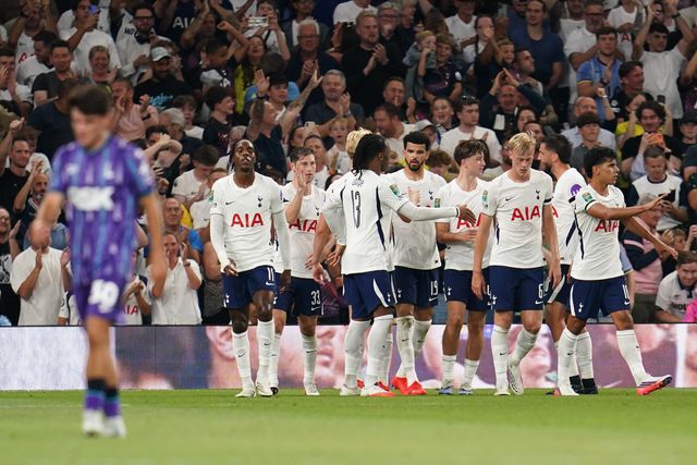 Tottenham Hotspur players celebrate 1-0 lead during the Carabao Cup round 2 match Tottenham Hotspur vs Charlton Athletic at Tottenham Hotspur Stadium, London, United Kingdom on 26 August 2026

(Photo by Harvey Murphy/News Images)