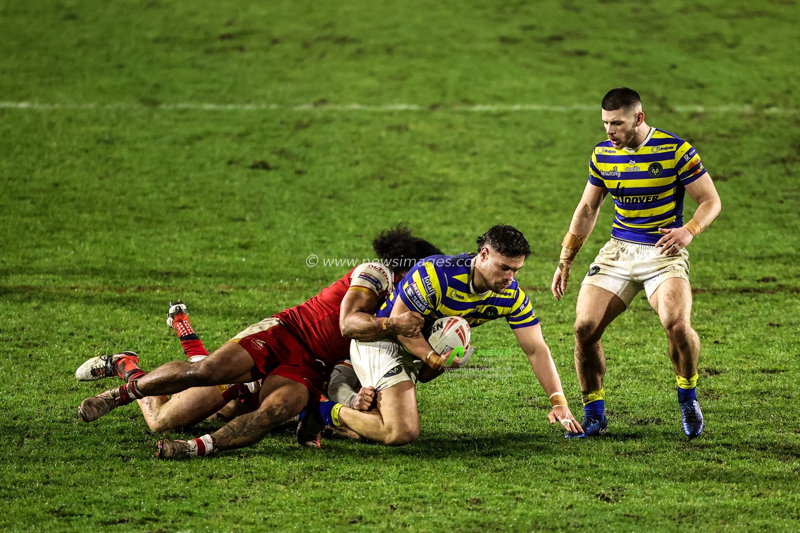 Joe Philbin of Warrington Wolves is tackled during the Betfred Challenge Cup match Warrington Wolves vs Sheffield Eagles at The Halliwell Jones Stadium, Warrington, United Kingdom on 06 February 2026

(Photo by Alfie Cosgrove/News Images)
