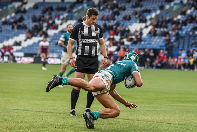 Harry Robertson of St Helens goes over for a try during the Betfred Super League round 11 match Huddersfield Giants vs St Helens at Accu Stadium, Huddersfield, United Kingdom on 14 May 2026

(Photo by Alfie Cosgrove/News Images)