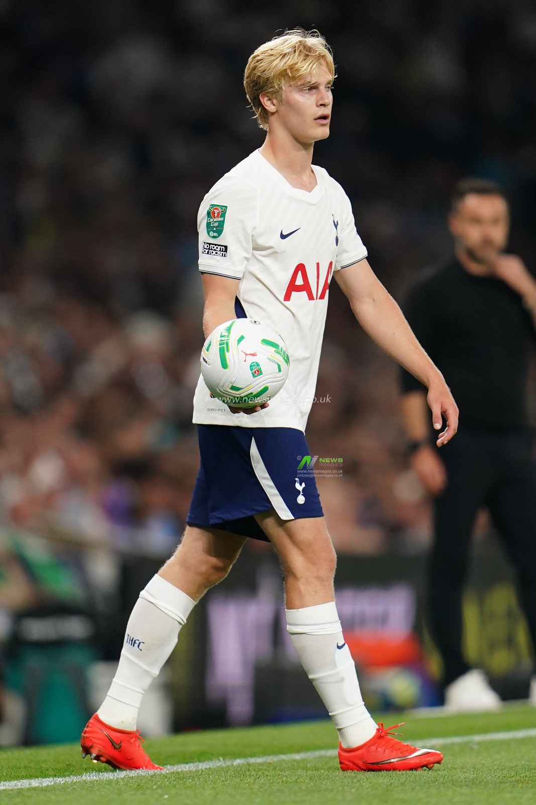 Lucas Bergvall of Tottenham Hotspur during the Carabao Cup round 2 match Tottenham Hotspur vs Charlton Athletic at Tottenham Hotspur Stadium, London, United Kingdom on 26 August 2026

(Photo by Harvey Murphy/News Images)