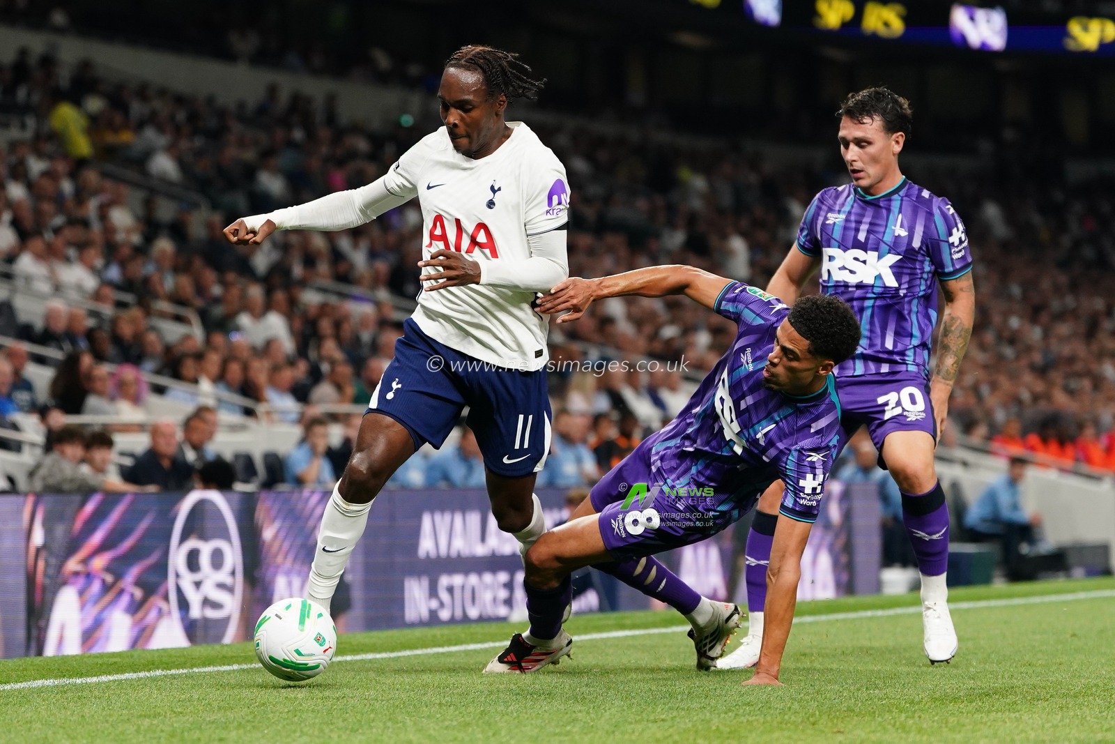 during the Carabao Cup round 2 match Tottenham Hotspur vs Charlton Athletic at Tottenham Hotspur Stadium, London, United Kingdom on 26 August 2026

(Photo by Harvey Murphy/News Images)