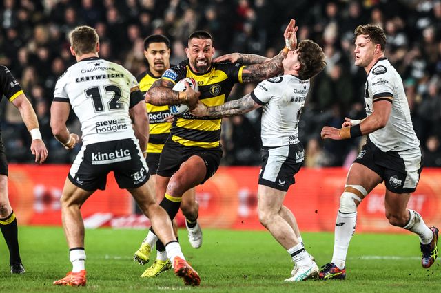 Paul Vaughan of York Knights is tackled by Amir Bourouh of Hull FC and Jed Cartwright of Hull FC during the Betfred Super League match Hull FC vs York Knights at MKM Stadium, Hull, United Kingdom on 27 February 2026

(Photo by Alfie Cosgrove/News Images)