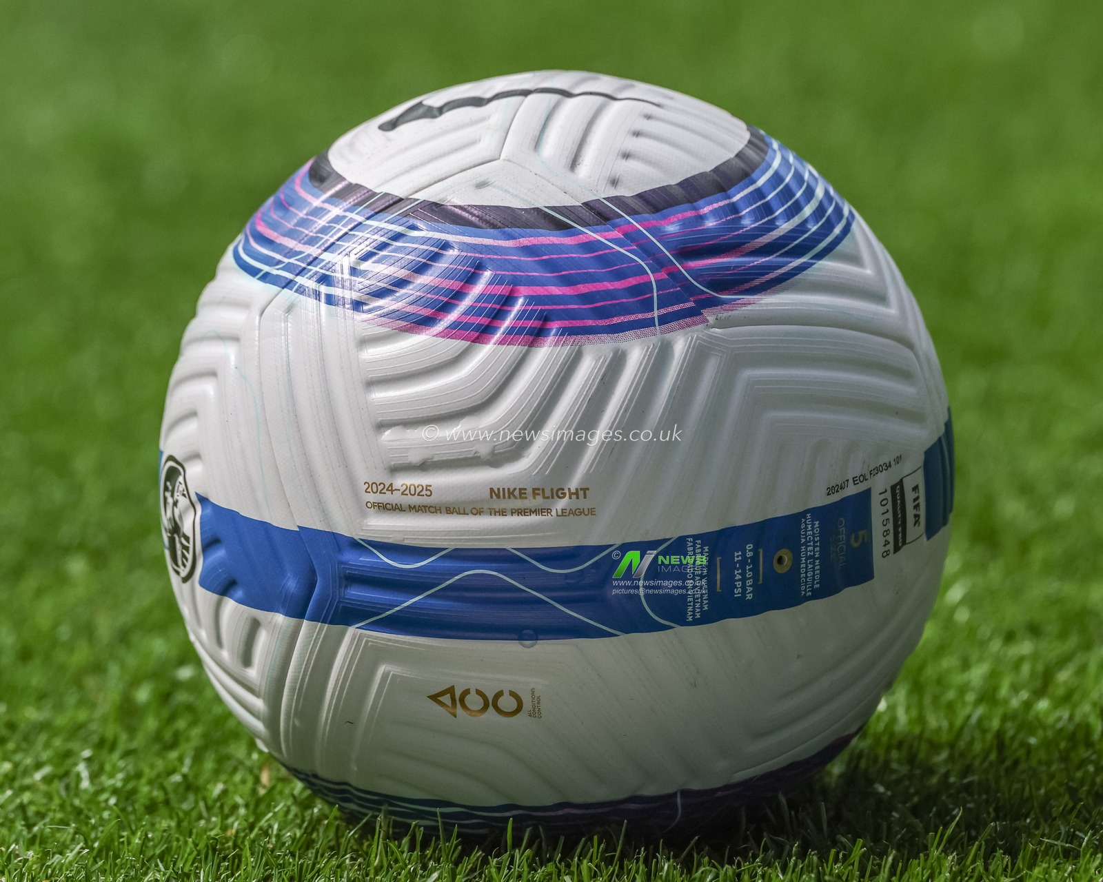 2024-2025 Nike Flight official match ball of the Premier League during the Premier League match Newcastle United vs Everton at St. James's Park, Newcastle, United Kingdom, 25th May 2025

(Photo by Mark Cosgrove/News Images)