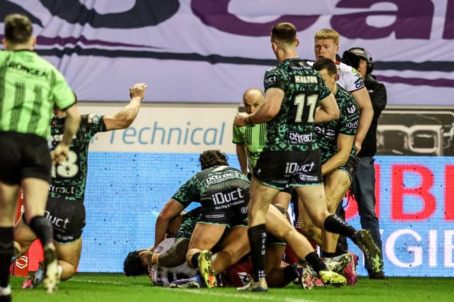 Bevan French of Wigan Warriors goes over for a try during the Betfred Super League match Wigan Warriors vs Leigh Leopards at The Brick Community Stadium, Wigan, United Kingdom on 26 February 2026

(Photo by Alfie Cosgrove/News Images)