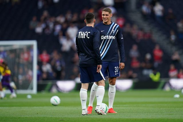 Andrew Robertson of Tottenham Hotspur and Micky van de Ven of Tottenham Hotspur warming up ahead of kick off during the Carabao Cup round 2 match Tottenham Hotspur vs Charlton Athletic at Tottenham Hotspur Stadium, London, United Kingdom on 26 August 2026

(Photo by Harvey Murphy/News Images)