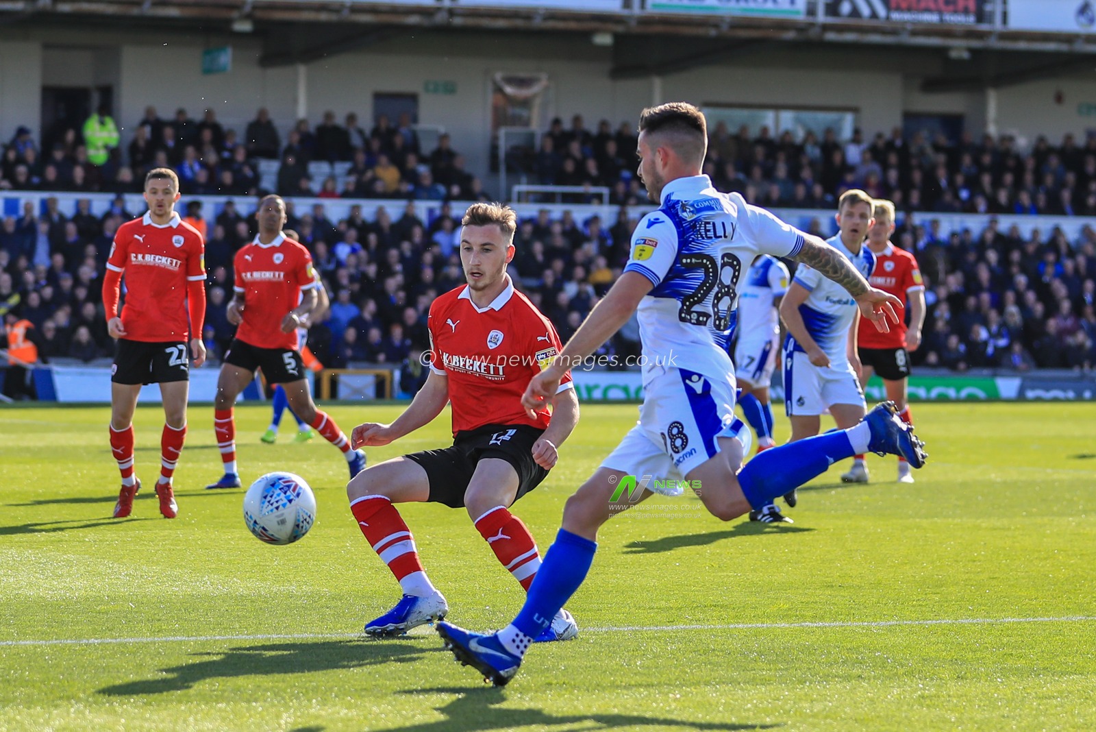 4th May 2019, Memorial Stadium, Bristol, England; Sky Bet League One, Barnsley vs Bristol Rovers ; Michael Kelly (28) of Bristol Rovers crosses the ball


Credit: Mark Cosgrove/News Images

English Football League images are subject to DataCo Licence