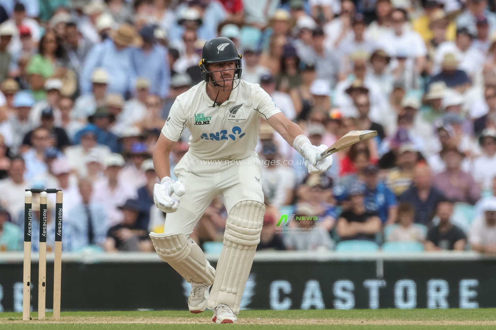 Nathan Smith of New Zealand calls 'no run' during the 2nd Rothesay Test Match Day 4 match England vs New Zealand at The Kia Oval, London, United Kingdom on 20 June 2026

(Photo by Mark Cosgrove/News Images)