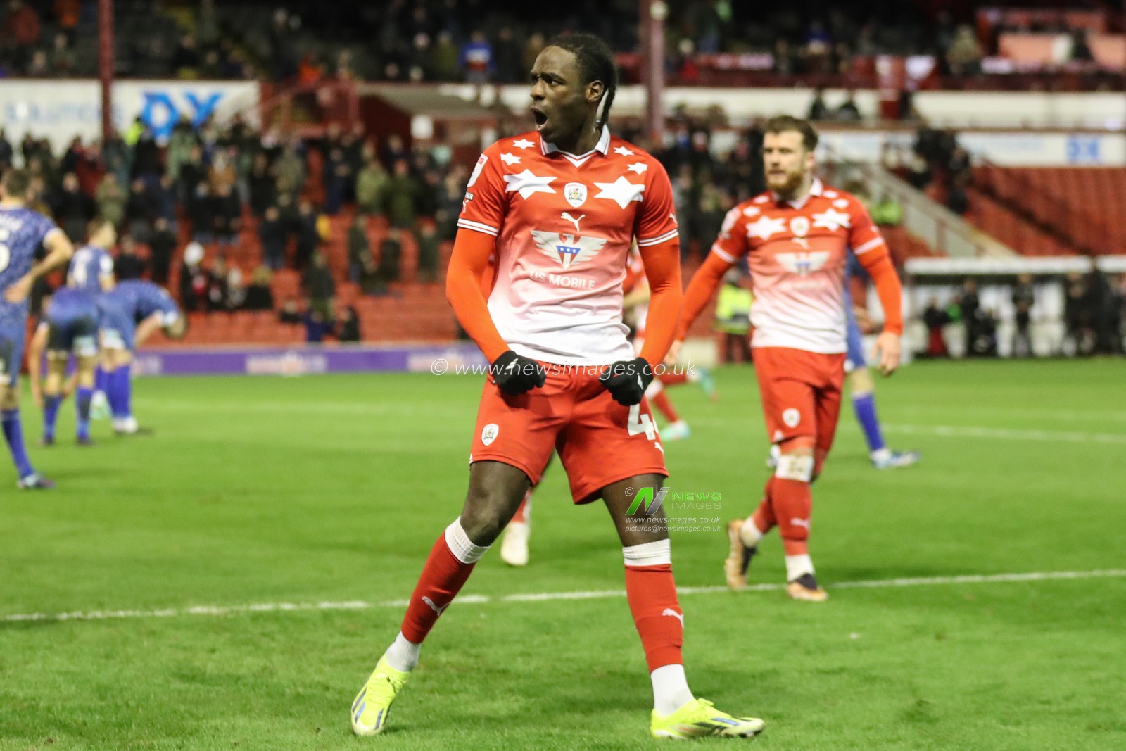 Devante Cole of Barnsley celebrates his goal to make it 1-1 during the Sky Bet League 1 match Barnsley vs Carlisle United at Oakwell, Barnsley, United Kingdom, 16th January 2024

(Photo by Alfie Cosgrove/News Images)