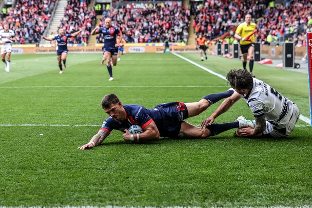 Oliver Gildart of Hull KR goes over for a try during the Betfred Super League Round 8 match Hull FC vs Hull KR at MKM Stadium, Hull, United Kingdom, 18th April 2025

(Photo by Alfie Cosgrove/News Images)