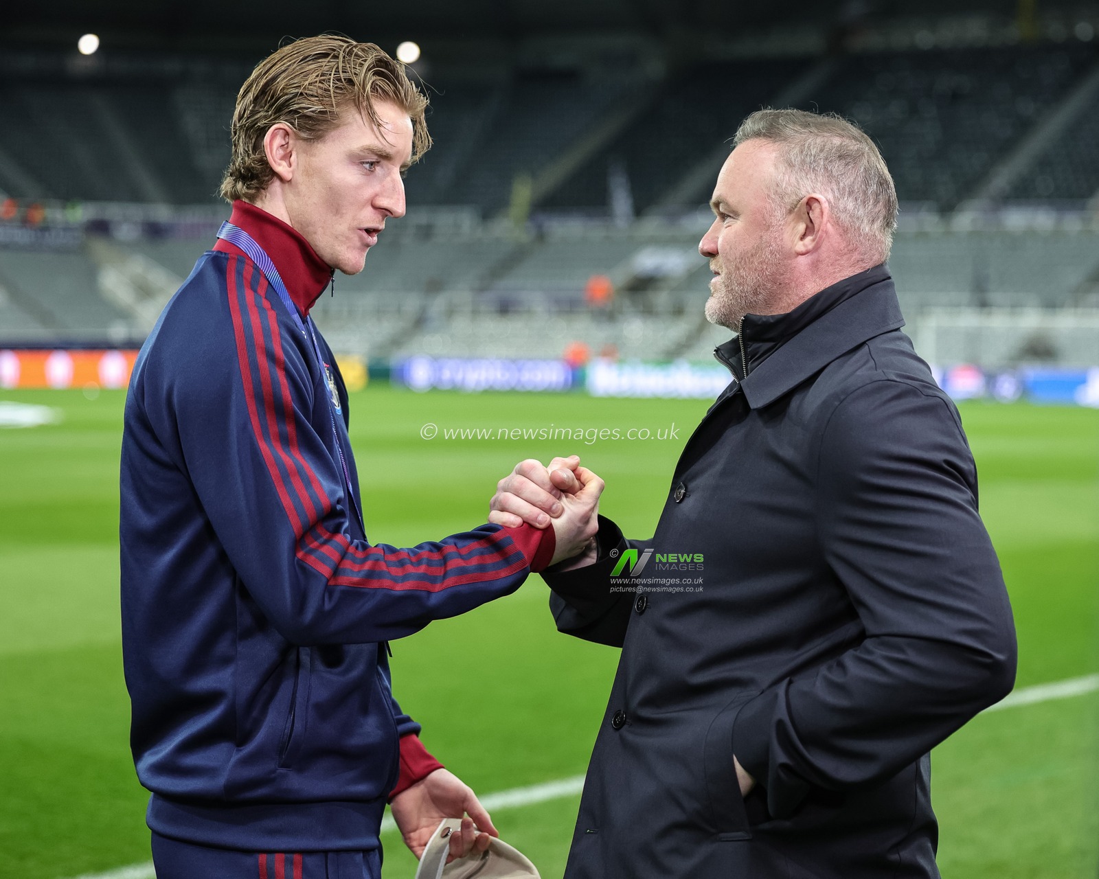 Anthony Gordon of Newcastle Untied shakes hands with Wayne Rooney during the UEFA Champions League Knockout Round Play-offs Newcastle Untied vs Qarabag at St. James's Park, Newcastle, United Kingdom on 24 February 2026

(Photo by Mark Cosgrove/News Images)