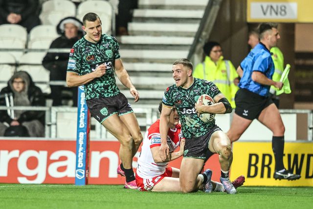 Bailey Hodgson of Leigh Leopards celebrates his try during the Betfred Super League match St Helens vs Leigh Leopards at The BrewDog Stadium, St Helens, United Kingdom on 20 February 2026

(Photo by Alfie Cosgrove/News Images)