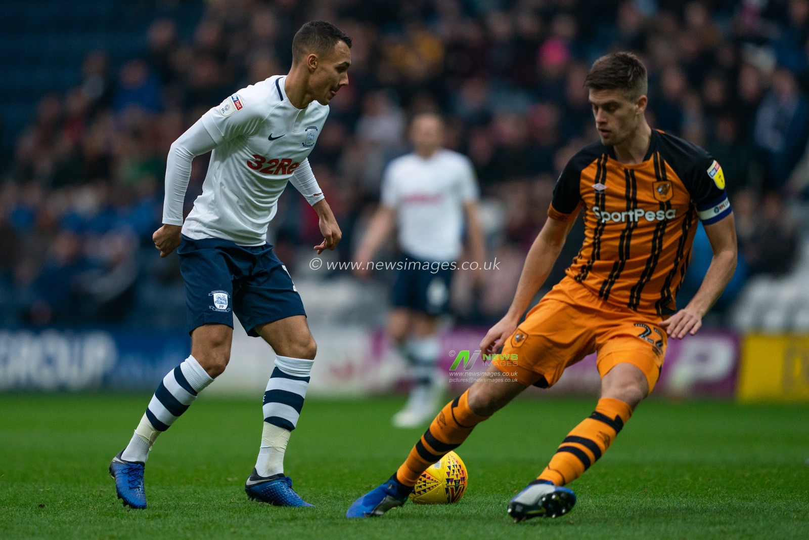 Preston North End's Graham Burke under pressure from Hull City's Markus Henriksen (c)


26th December 2018, Deepdale, Preston, England; Sky Bet Championship, Preston North End vs Hull City ; 


Credit: Terry Donnelly/News Images

English Football League images are subject to DataCo Licence