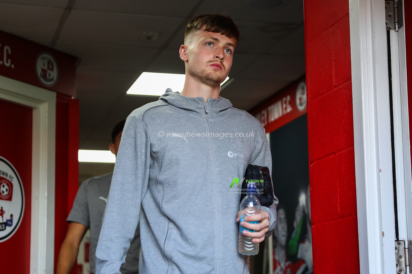 Zac Ashworth of Blackpool arrives ahead of the Sky Bet League 1 match Crawley Town vs Blackpool at Broadfield Stadium, Crawley, United Kingdom, 10th August 2024

(Photo by Gareth Evans/News Images)