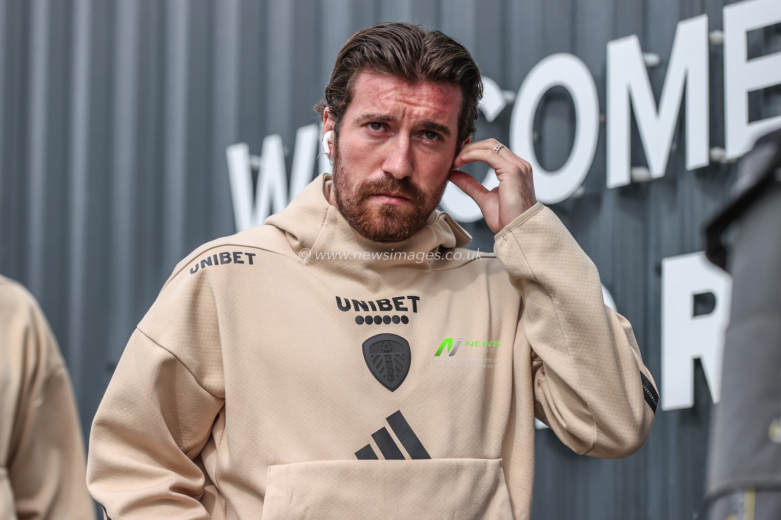 Joe Rothwell of Leeds United arrives during the Sky Bet Championship match Leeds United vs Swansea City at Elland Road, Leeds, United Kingdom, 29th March 2025

(Photo by Alfie Cosgrove/News Images)