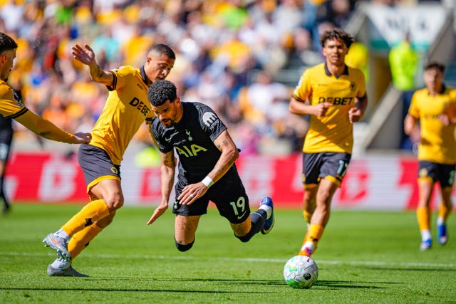 Dominic Solanke of Tottenham Hotspur goes down after being tackled by Joao Gomes of Wolverhampton Wanderers during the Premier League match Wolverhampton Wanderers vs Tottenham Hotspur at Molineux, Wolverhampton, United Kingdom on 25 April 2026

(Photo by Maynard Manyowa/News Images)