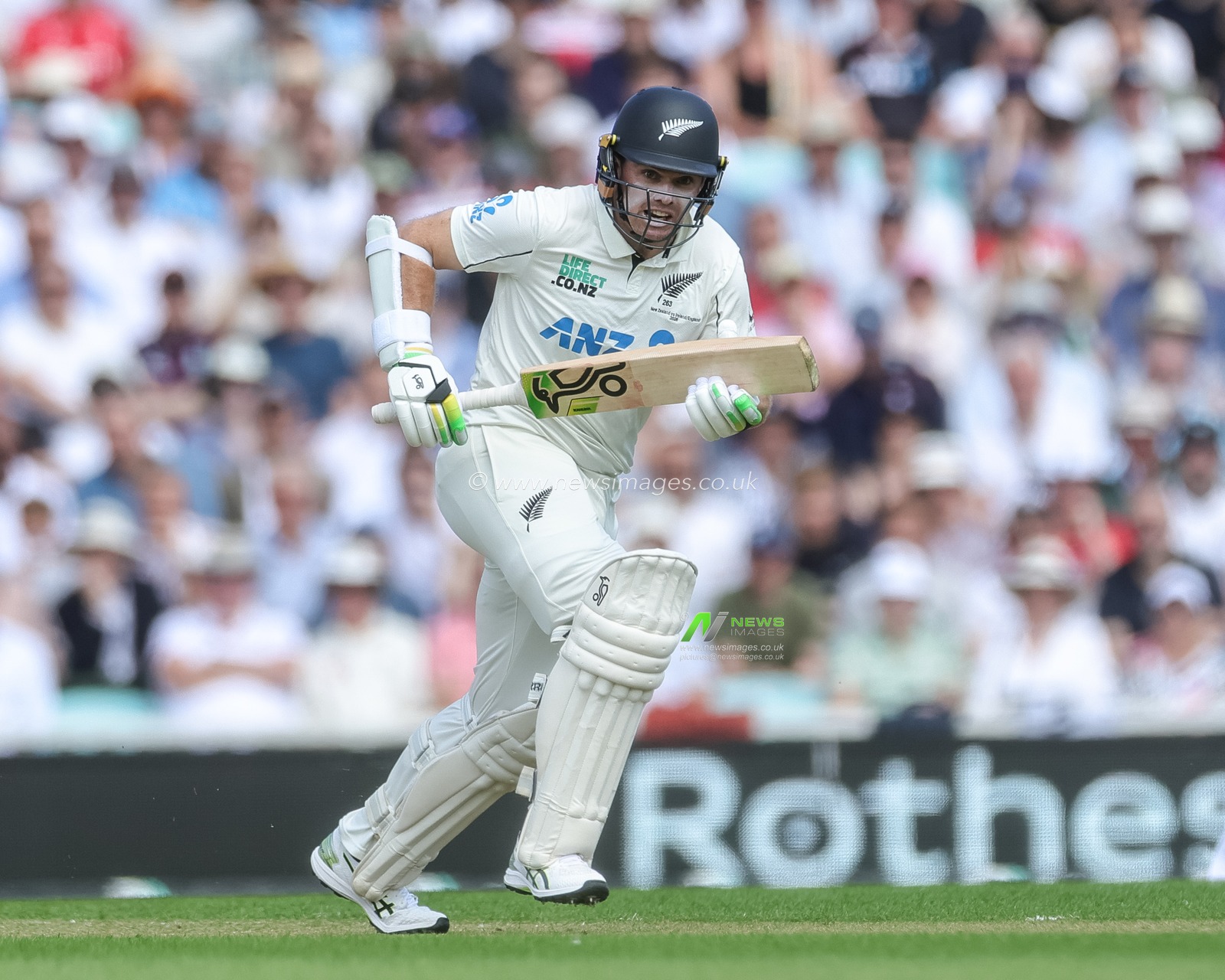 New Zealand captain Tom Latham makes two runs during the 2nd Rothesay Test Match Day 1 match England vs New Zealand at The Kia Oval, London, United Kingdom on 17 June 2026

(Photo by Mark Cosgrove/News Images)
