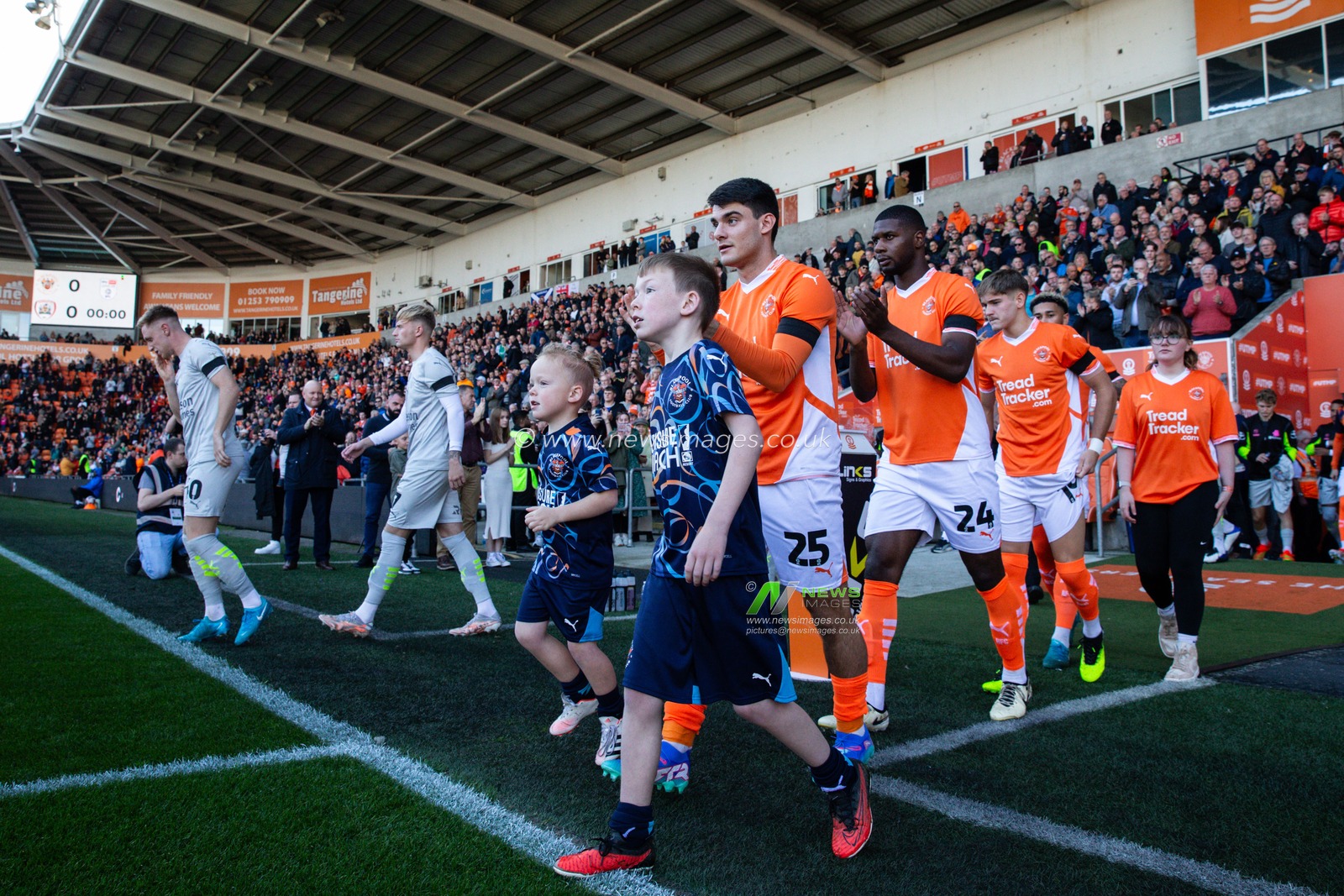 during the Sky Bet League 1 match Blackpool vs Barnsley at Bloomfield Road, Blackpool, United Kingdom, 19th October 2024

(Photo by Gareth Evans/News Images)