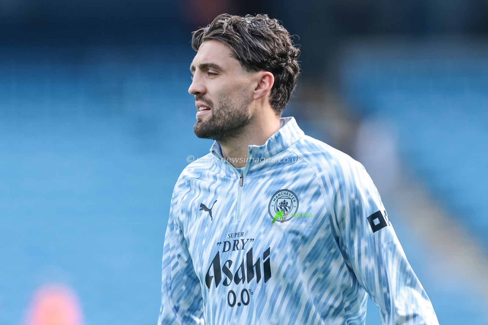 Mateo Kovacic of Manchester City in the pregame warmup session during the Premier League match Manchester City vs Burnley at Etihad Stadium, Manchester, United Kingdom, 27th September 2025

(Photo by Mark Cosgrove/News Images)