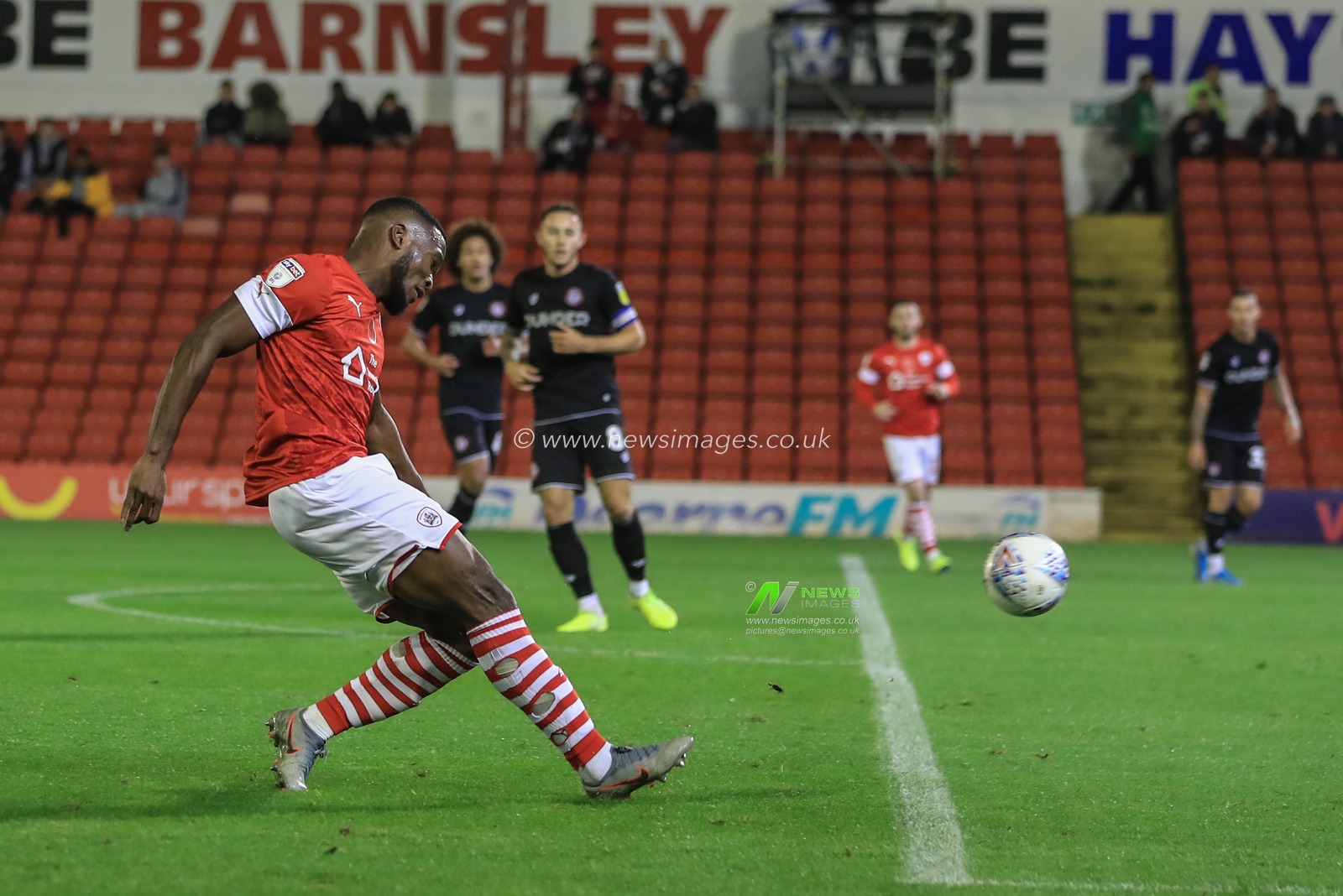 1st November 2019, Oakwell, Barnsley, England; Sky Bet Championship, Barnsley v Bristol City : Jordan Williams (2) of Barnsley shoots on goal

Credit: Mark Cosgrove/News Images