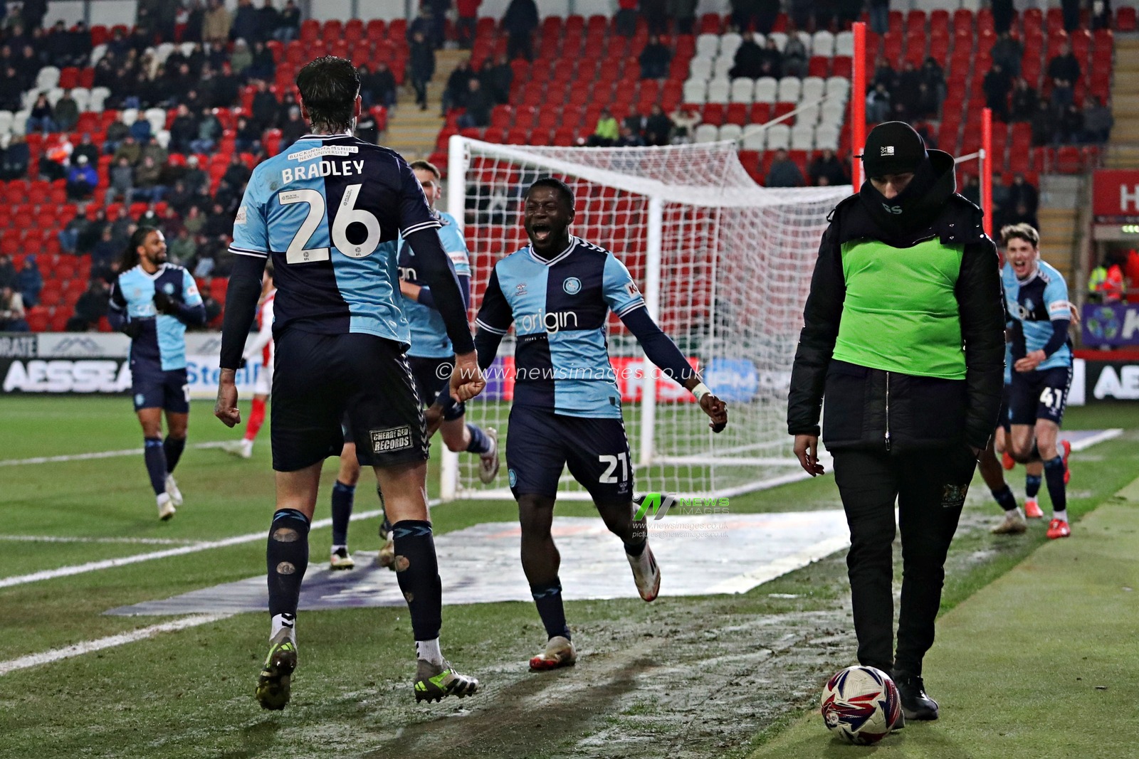 Sonny Bradley of Wycombe Wanderers celebrates his goal during the Sky Bet League 1 match Rotherham United vs Wycombe Wanderers at New York Stadium, Rotherham, United Kingdom, 18th March 2025

(Photo by Sam Eaden/News Images)