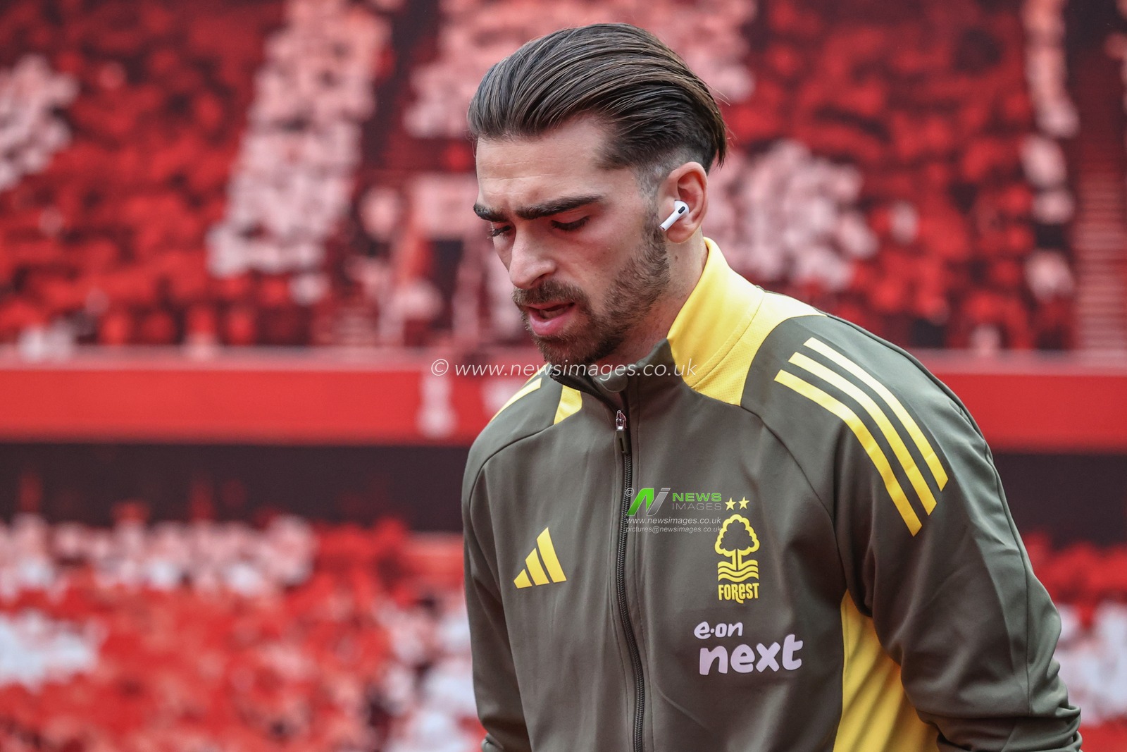 Jota Silva of Nottingham Forest arrives during the Premier League match Nottingham Forest vs Tottenham Hotspur at City Ground, Nottingham, United Kingdom, 26th December 2024

(Photo by Alfie Cosgrove/News Images)