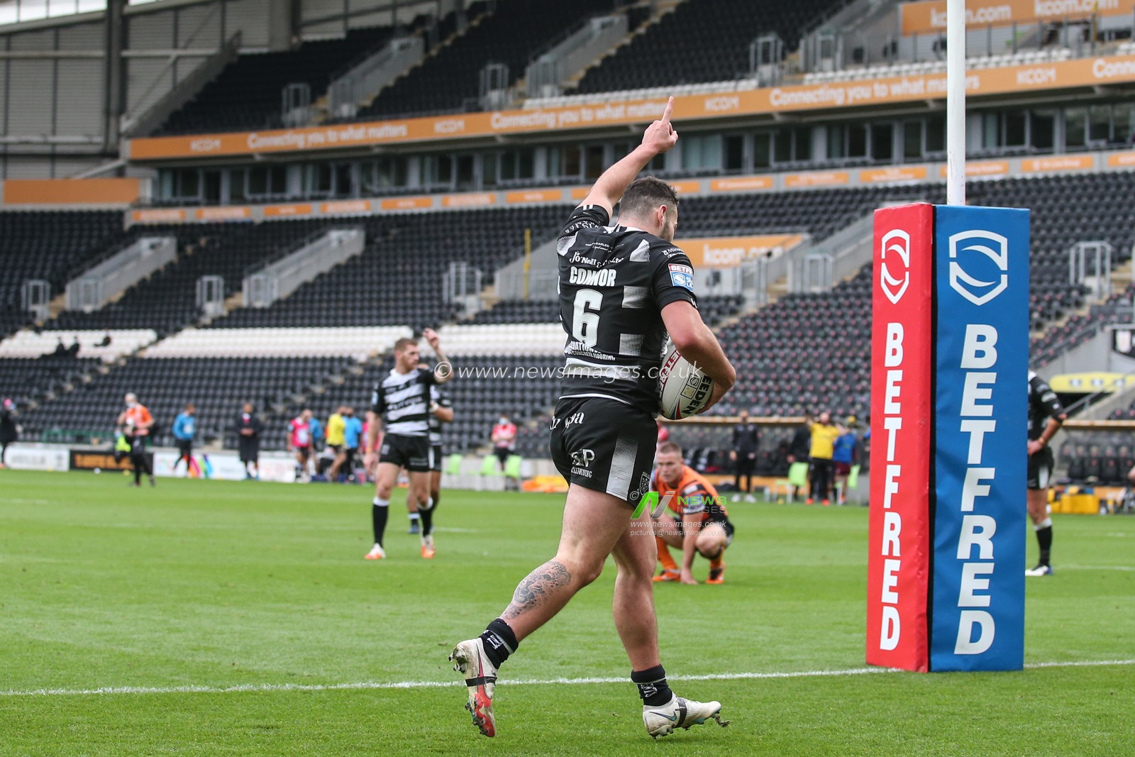 Jake Connor (6) of Hull FC celebrates his try