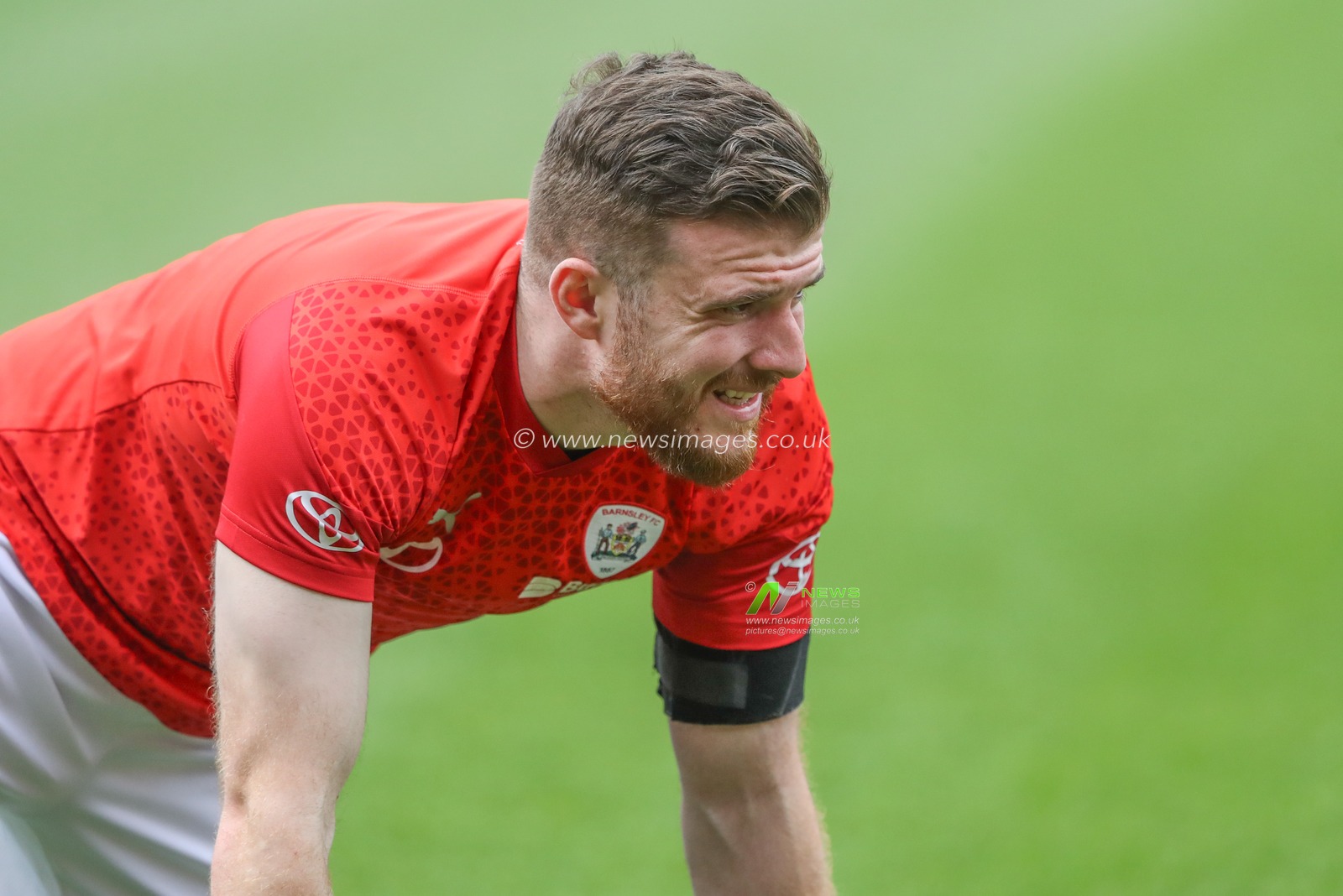 Nicky Cadden of Barnsley in the pregame warmup session during the Sky Bet League 1 match Charlton Athletic vs Barnsley at The Valley, London, United Kingdom, 6th April 2024

(Photo by Alfie Cosgrove/News Images)