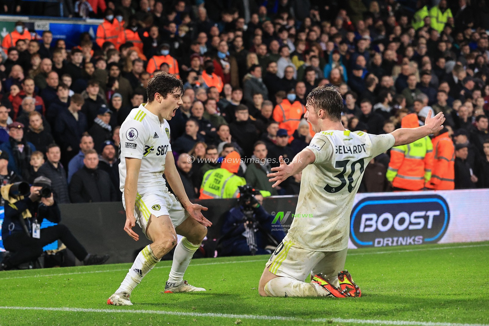 Daniel James #20 of Leeds United celebrates his goal to make it 3-1