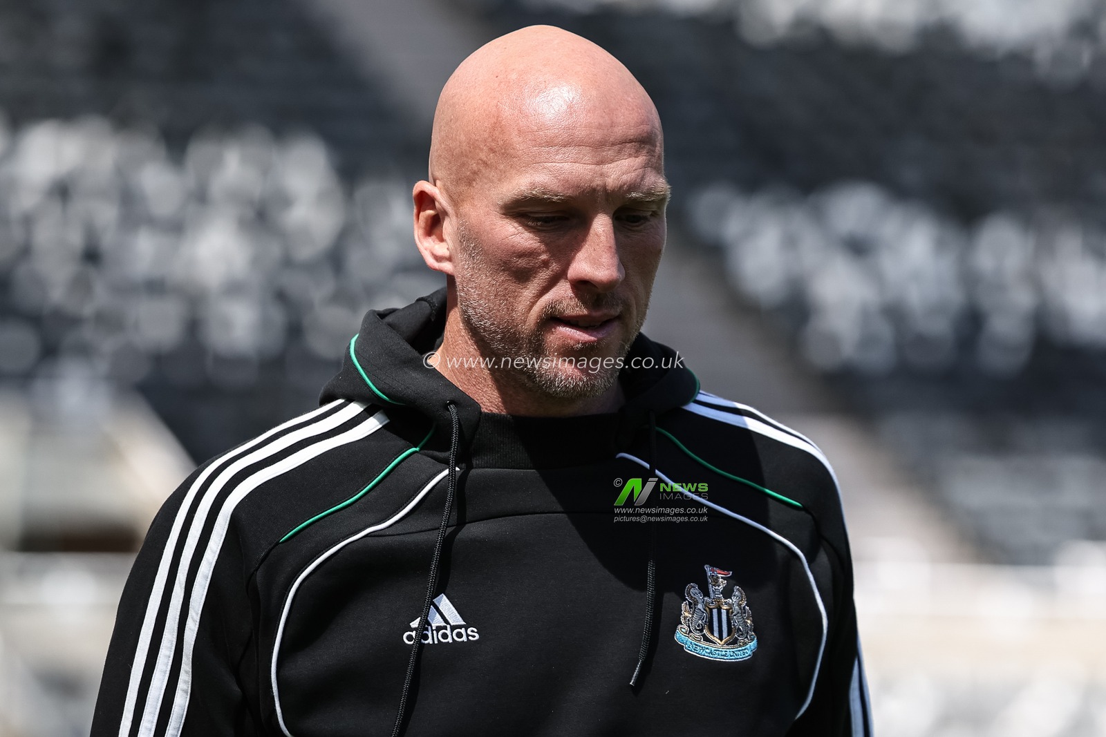 John Ruddy of Newcastle United arrives during the Premier League match Newcastle United vs Everton at St. James's Park, Newcastle, United Kingdom, 25th May 2025

(Photo by Mark Cosgrove/News Images)