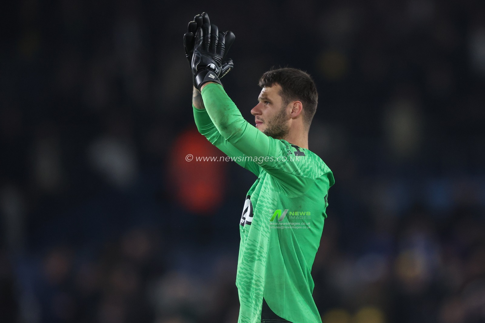 Daniel Bachmann of Watford applauds the away fans after the game during the Sky Bet Championship match Leeds United vs Watford at Elland Road, Leeds, United Kingdom, 22nd October 2024

(Photo by Alfie Cosgrove/News Images)