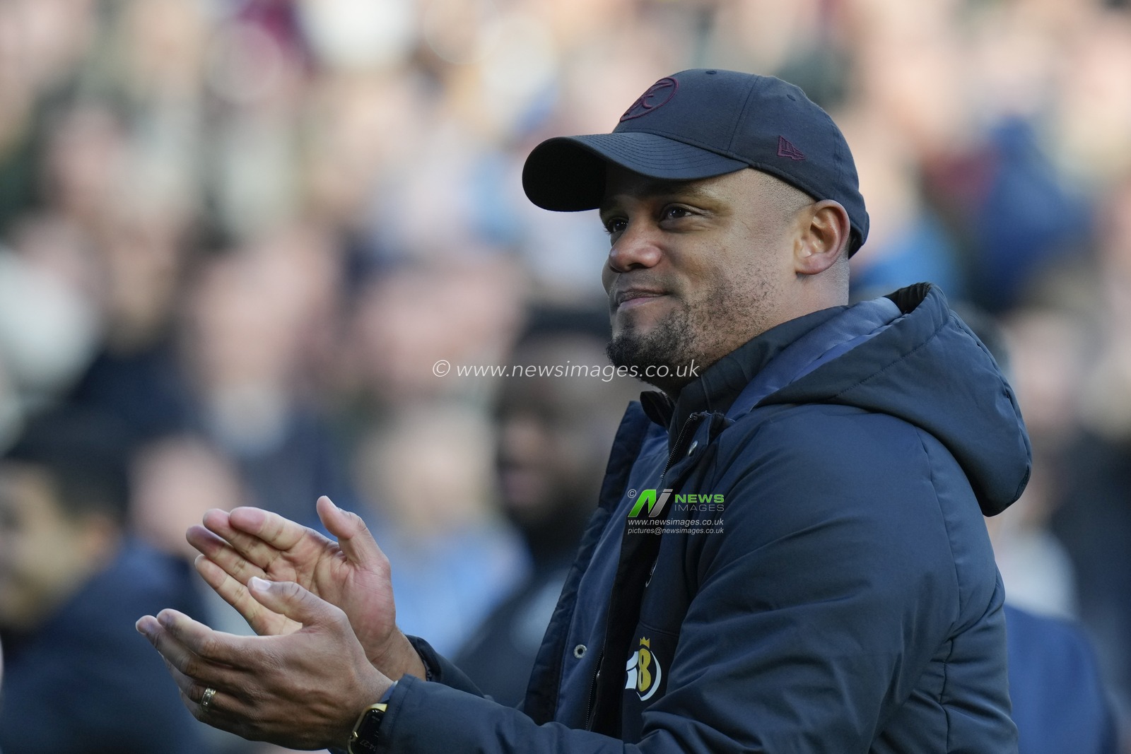 Vincent Kompany Manager of Burnley salutes the fans after their 3-0 victory the Sky Bet Championship match Burnley vs Blackburn Rovers at Turf Moor, Burnley, United Kingdom, 13th November 2022

(Photo by Steve Flynn/News Images)