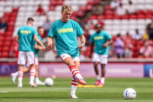 Cameron McGeehan of Barnsley in the pregame warmup session during the Sky Bet League One match Barnsley vs Bromley at Oakwell, Barnsley, United Kingdom on 15 August 2026

(Photo by Alfie Cosgrove/News Images)