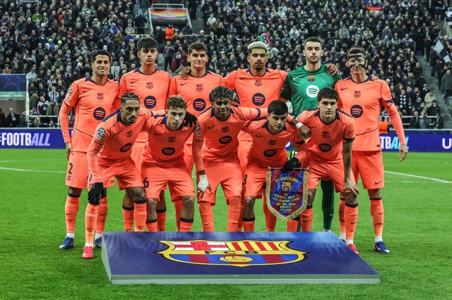 Barcelona’s team photo ahead of the UEFA Champions League Last 16 match Newcastle Untied vs Barcelona at St. James's Park, Newcastle, United Kingdom on 10 March 2026

(Photo by Mark Cosgrove/News Images)