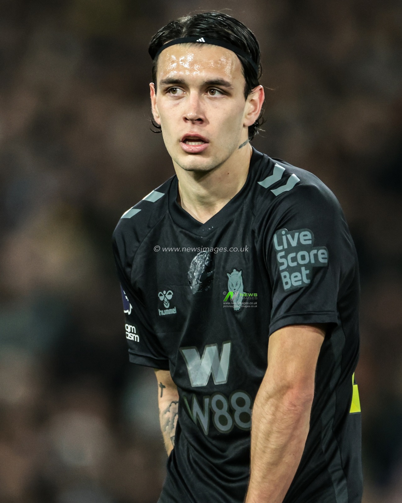 Enzo Le Fee of Sunderland during the Premier League match Leeds United vs Sunderland at Elland Road, Leeds, United Kingdom on 03 March 2026

(Photo by Mark Cosgrove/News Images)