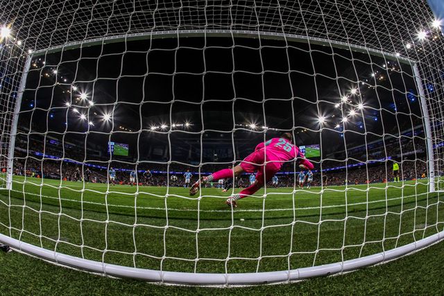 Vinicius Junior of Real Madrid scores to make it 0-1 during the UEFA Champions League last 16 second leg match Manchester City vs Real Madrid at The City of Manchester Stadium, Manchester, United Kingdom on 17 March 2026

(Photo by Mark Cosgrove/News Images)