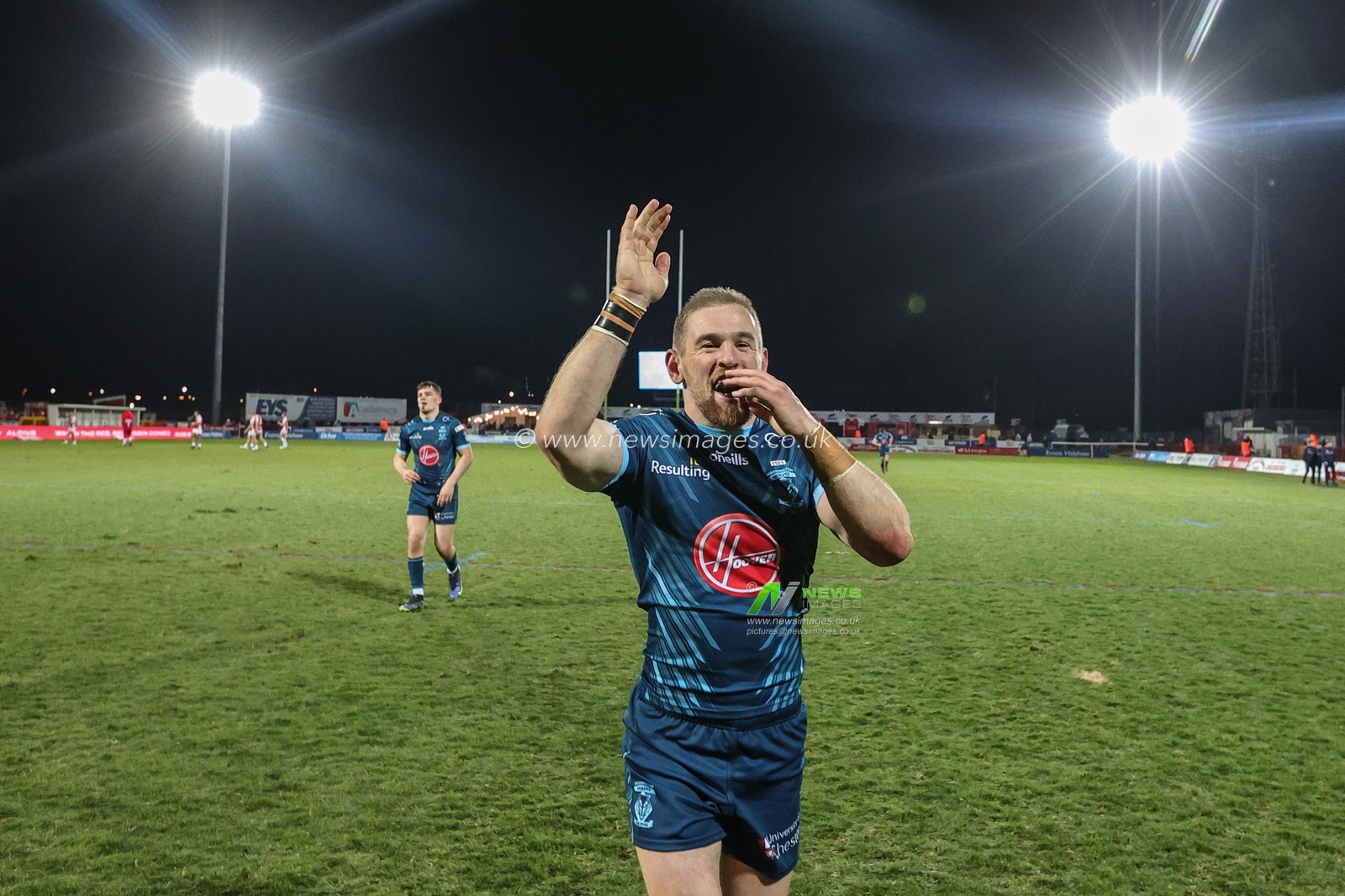Matt Dufty #1 of Warrington Wolves celebrates the win during the Betfred Super League Round 4 match Hull KR vs Warrington Wolves at Sewell Group Craven Park, Kingston upon Hull, United Kingdom, 10th March 2023

(Photo by Mark Cosgrove/News Images)